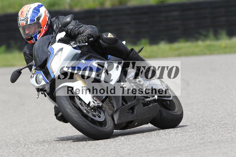 Archiv-2025/10 23.04.2025 Cornu Master School ADR/rot-rouge/49